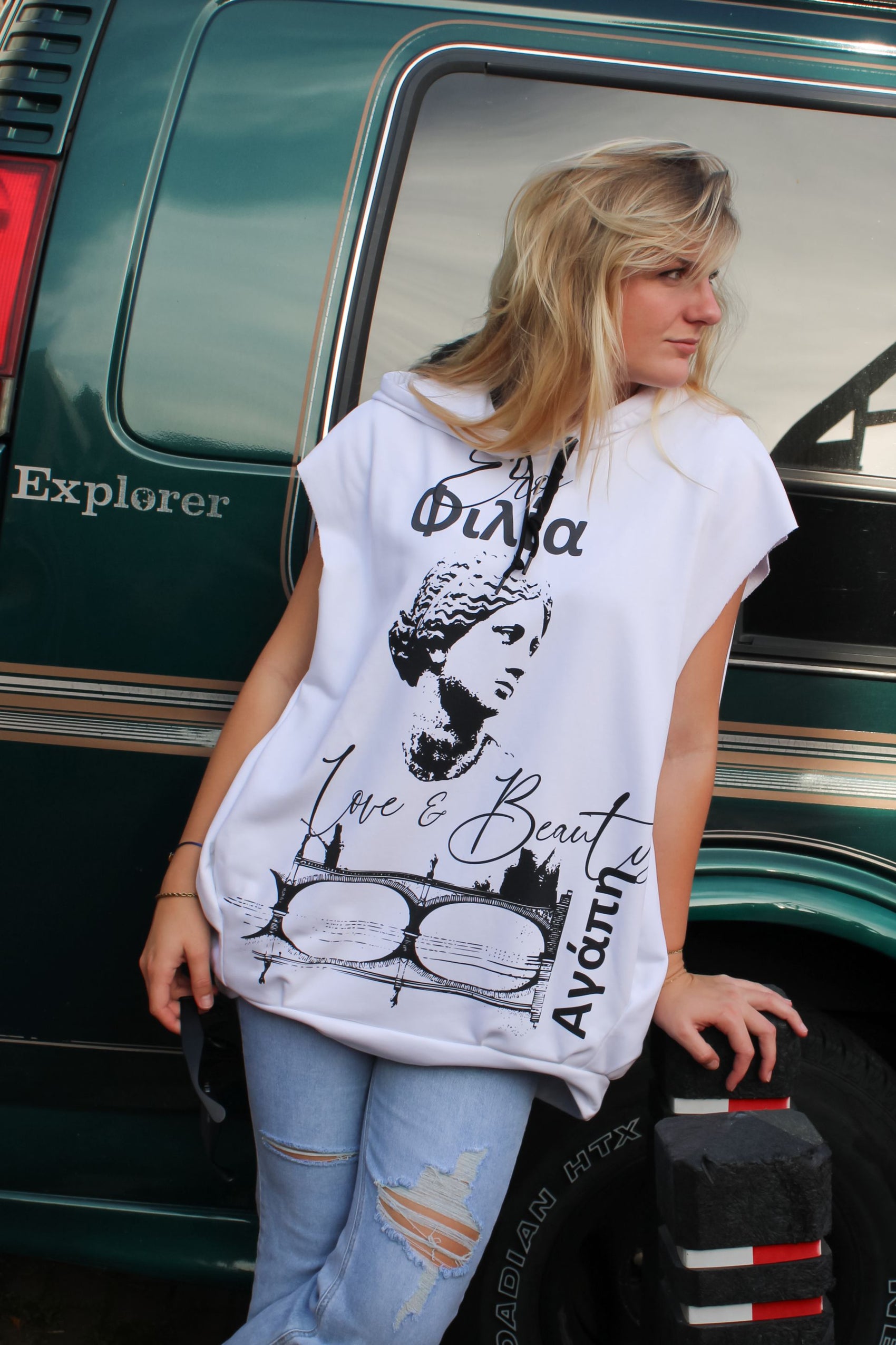 Make a statement with our Sleeveless Hoodie, showcasing Greek mythology artistry. Limited edition and locally sewn in the Netherlands, this hoodie brings ancient stories to life in a modern context.